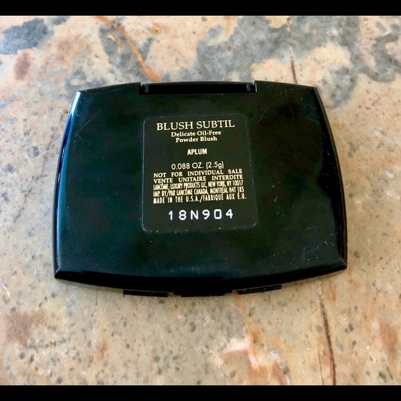 Lancôme Delicate Oil-Free Powder Blush - Picture 2 of 3